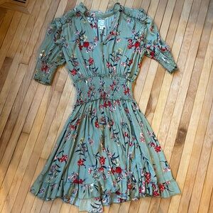 Women’s dress size S